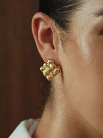 Opalesca 1 par de pendientes de botón con textura, de tono metálico/dorado, con diseño geométrico de cubo, adecuados para fiesta, casual, trabajo, elegante, lindo, lujo, boda, vacaciones, campamento, Y2K/para mamá/mujer/niña/otoño/invierno/festival/vacaciones/dinero antiguo/Halloween