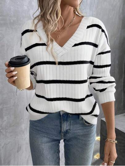 SHEIN LUNE Women's Casual Ribbed V-Neck Long Sleeve Ribbed T-Shirt Fall Cloth For Women