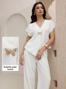 Mulvari Set de 2 piezas para mujer con blusa de manga de murciélago con borde asimétrico y accesorios metálicos, y pantalones largos - Blanco - Ver 14