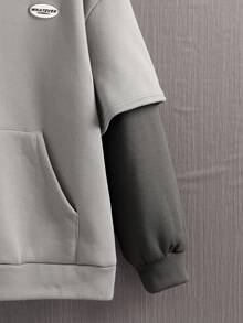 SHEIN 青少年男童休闲舒适百搭撞色卫衣，街头朋克摇滚学院风，适合日常穿着、派对、音乐节等场合，秋冬季通勤、上学、日常休闲、旅行、运动、聚会等各种场合皆宜。 - 灰色 - 查看 3