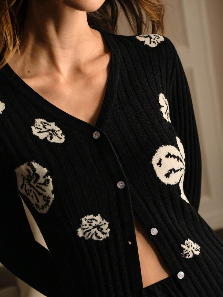 WOOL FLORAL PATTERN V-NECK BUTTON PLACKET SLIM FIT CARDIGAN