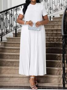 SHEIN Lady Spring, Summer, Autumn And Winter Plus Size Knitted White Fabric Round Neck Short Sleeves Pleated Heavy Loose Dress 3d Three-Dimensional Flower Plus Size Dress Wedding Guest Dress Women Teacher Outfits For Women Business Casual Woman Office Outfits For Women Homecoming Dress Fall Clothes For Women Vacation Outfits Woman Beach Outfits For Woman Formal Dresses For Women Dresses For Women Elegant Birthday Dresses For Women Wedding Guest Dress Dresses For Women Party - White - View 4