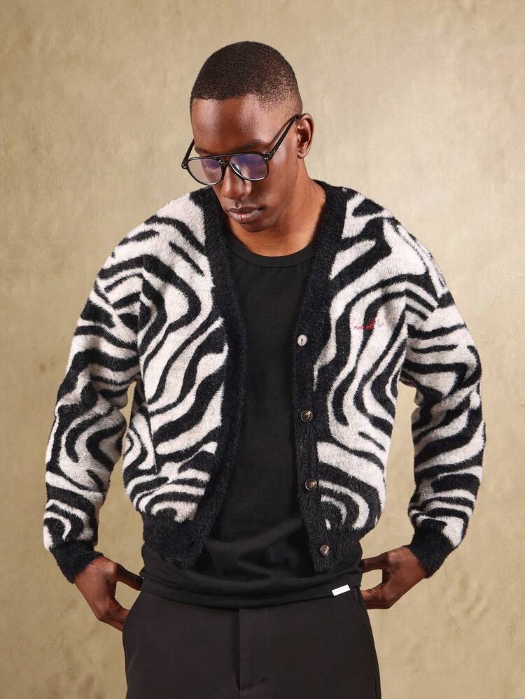 Flauschiger Cardigan mit Zebramuster