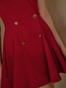 MOTF PREMIUM 斜领双排扣喇叭下摆连衣裙 - 紅色 - 查看 2