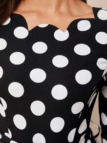 SHEIN Amorya Vestido midi elegante de mujer con ajuste ceñido en la cintura, con lunares blanco y negro y adorno de concha en las mangas cortas. Adecuado para uso casual, fiesta, cita, viaje en otoño, invierno y primavera. Vestido de lunares para mujer, atuendo casual de negocios, salida nocturna, atuendo de maestra, atuendo de iglesia - Blanco y Negro - Ver 8