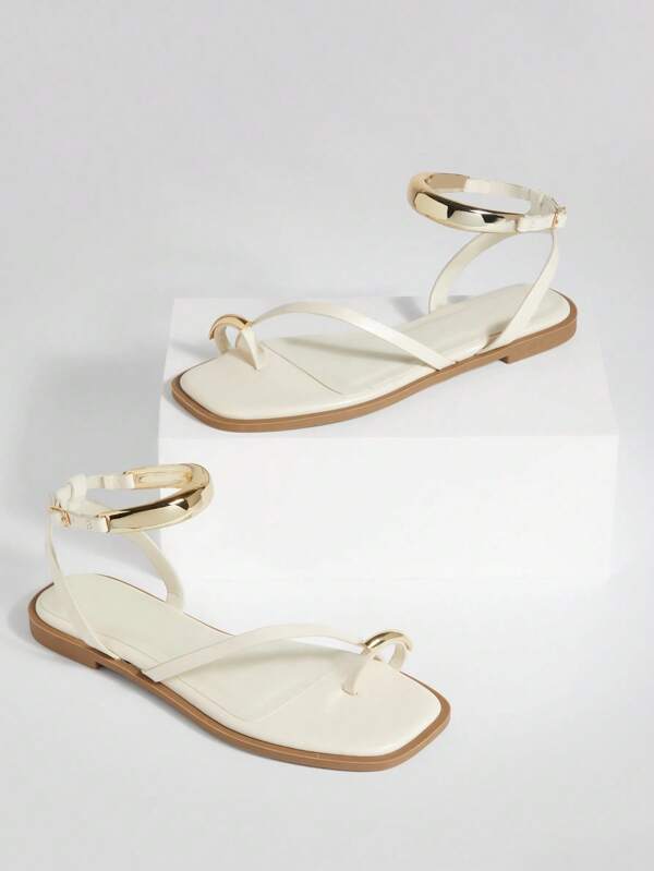 Solezae Sandálias Femininas De Tira Fina Com Tiras Brilhantes E Salto Quadrado Dourado | Versatilidade Da Praia À Balada