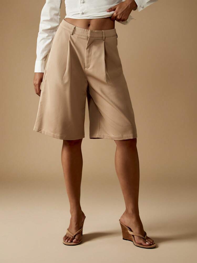 MISSGUIDED Wide Leg Bermuda Trouser Shorts With Pleated Front