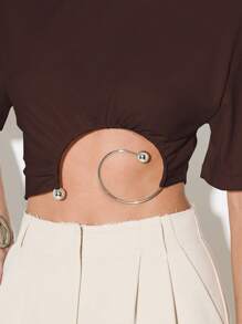 KIZN 镂空短款 T 恤金属环细节超大袖夏季个性上衣节日时尚美学腰部镂空休闲现代设计 - 咖啡棕 - 查看 6