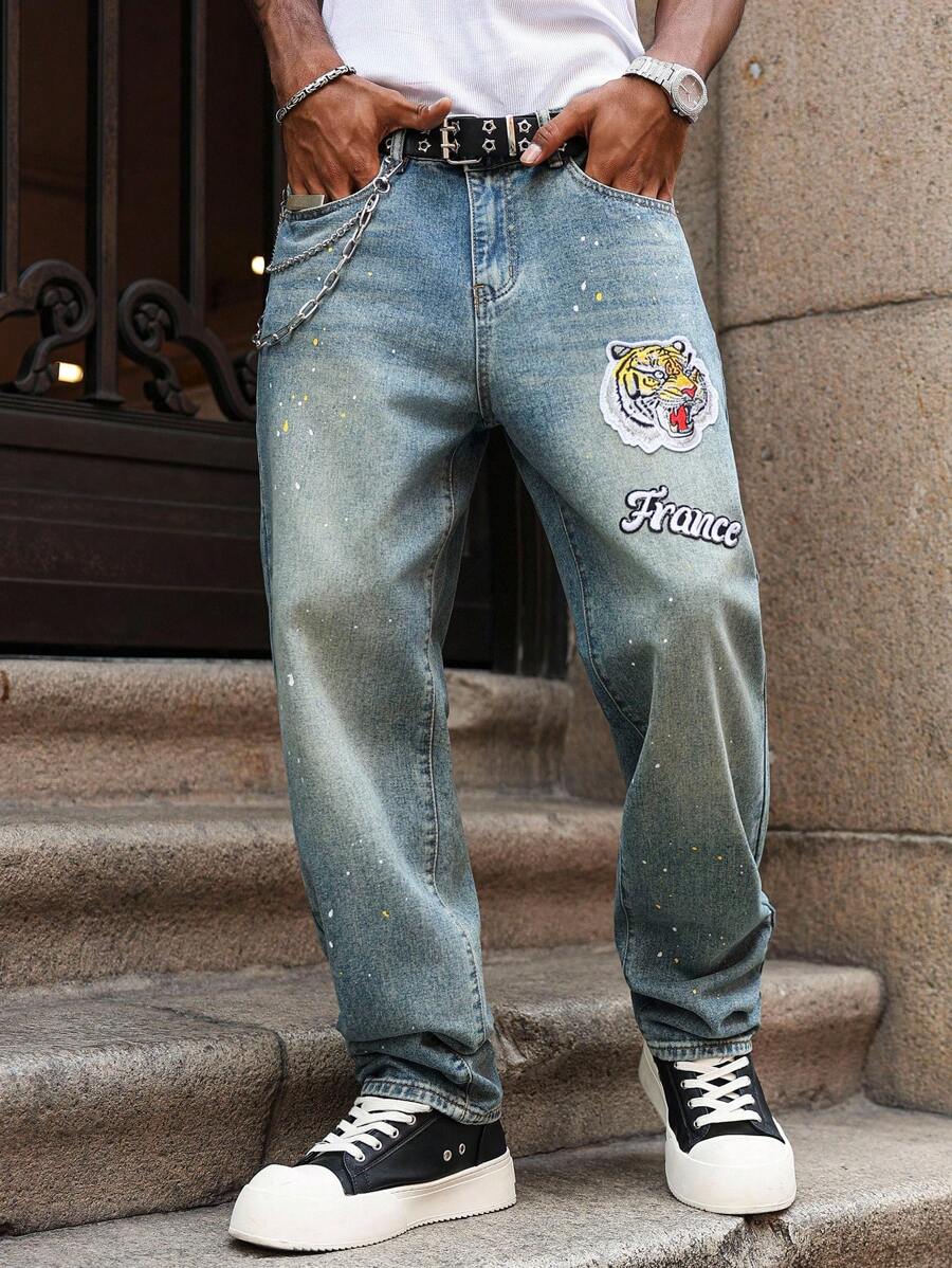 Manfinity Roghcode Manfinity Streetrush Washed Blue Straight Leg Jeans With Tiger Head Embroidered Patch, Street Fashion For Spring/Summer - Medium Wash - View 1