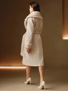 Anewsta 白色修身双排扣大衣，配双色毛领和腰带 - 白色 - 查看 3