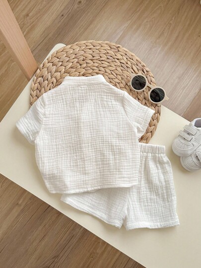 2pcs Baby Boy Solid Color Notch Neck Short Sleeve Top And Elastic Waist Shorts Set