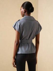 Vesra 不对称领口+收腰短款轻便夹克