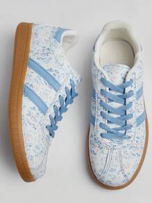 Solezae 女士舒适花卉印花平底日常梦幻休闲基本款可爱 PU 蓝色运动鞋 - 藍色 - 查看 2