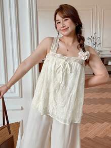 SHEIN LUNE Camiseta de tirantes elegante de talla grande con bordado floral de unicolor para el verano