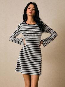 Poéselle 女式条纹圆领长袖休闲迷你连衣裙 - 黑與白 - 查看 2