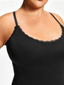 SHEIN 1pc Women Plus Size Seamless Lace Trim Camisole Tank Top