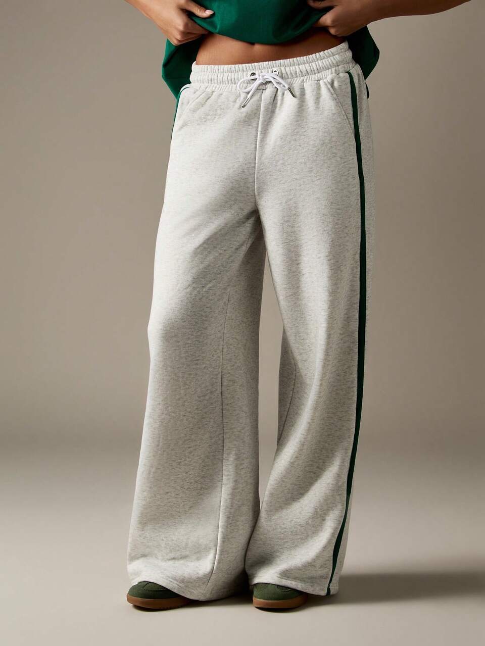 MISSGUIDED Lounge Wide Leg Track And Field Classic Drawstring Stripe Side Sweatpants Varsity Retro Style Fall Winter Loungewear Athleisure Jogger Bottoms