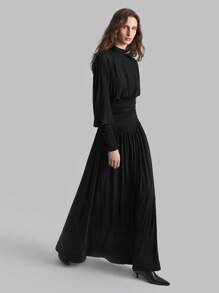 Ontre 2025 Nouvelle robe noire de printemps pour femmes avec col montant, plissée, manches lanternes, style minimaliste