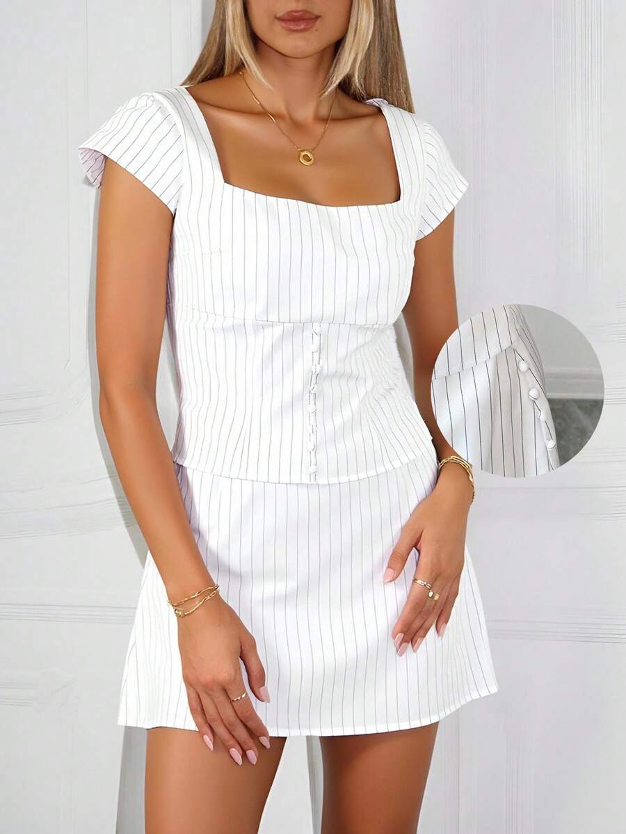 Chiquease Stilvoller Einschulter-Ausschnitt, dekorative Knöpfe. Figurbetont geschnitten, um die Körperkurven zu betonen, sexy Mini A-Linien Rock mit eingebauter Leggings, um Entblößung zu verhindern