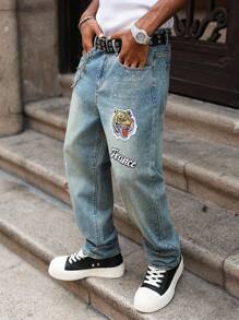 Manfinity Roghcode Manfinity Streetrush Washed Blue Straight Leg Jeans With Tiger Head Embroidered Patch, Street Fashion For Spring/Summer - Medium Wash - View 6