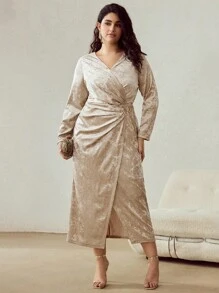 MOTF PREMIUM CHRISTMAS PLUS SIZE WOMEN VELVET STRUCTURED DESIGN MID-LENGTH DRESS