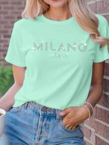 SHEIN Unity 女款 MILANO ITALY 字母印花 T 恤短袖休闲上衣 MILAN ITALY 图案 T 恤女款上衣 - 青碧色 - 查看 4