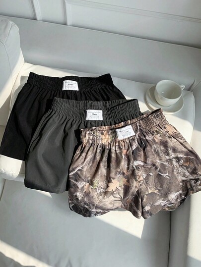 Comfortcana 3pcs Celana Pendek Kasual Wanita Nyaman dengan Panjang Pendek, Terbuat dari Kain Tenun untuk Tampilan Sehari-hari, Paket Celana Pendek Motif Kamuflase