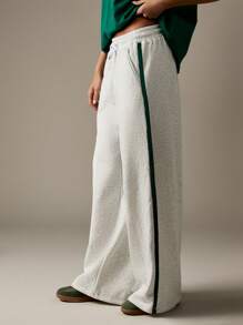 MISSGUIDED Lounge Wide Leg Track And Field Classic Drawstring Stripe Side Sweatpants Varsity Retro Style Fall Winter Loungewear Athleisure Jogger Bottoms - Light Grey - View 1