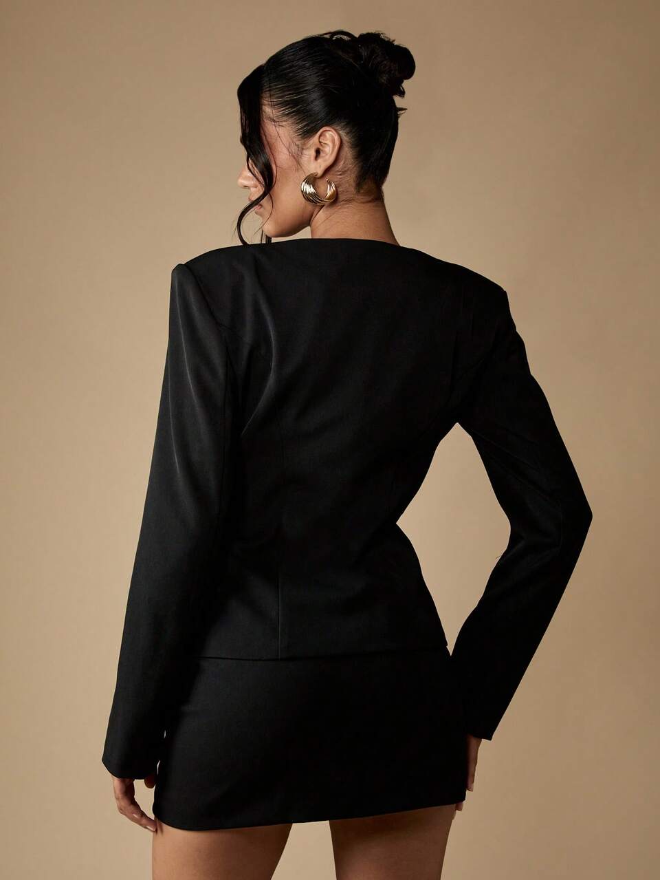 MISSGUIDED Ultra Chic Blazer Mini Skirt Set Button Front Deep V-Neck Power Shoulder Suit Evening Wedding Guest Reception Business Formal Professional Office
