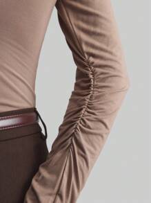 Ontre 2025 春季新款女士褶皱领长袖基础款T恤，不规则下摆褶皱长袖纯色翻领T恤，商务休闲办公低调复古高品质都市通勤高端机场时尚高级面料 - 咖啡棕 - 查看 6