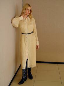 MOTF PREMIUM Vestido camisero plisado con mangas de linterna, estampado de lunares dorados y cinturón - Champán - Ver 5