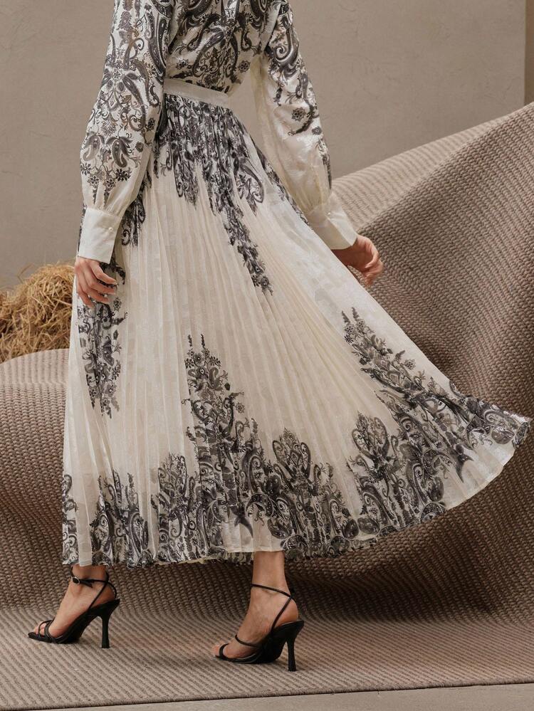 Elegant Women's Apricot Color Pleated Flared Floral Print Skirt, Suitable For Spring, Summer, Business Casual, Graduation