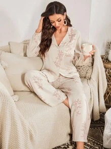 SHEIN Women's Floral Print Lapel Collar Vacation Style Long Sleeve Top & Pants Pajama Set, Summer Pajama Set, Fall Winter Clothes Cozy And Elegant Details