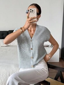 Siren Gaze Women's Romantic Fashion Button Sleeveless Knit Vest In Fall/Winter Casual