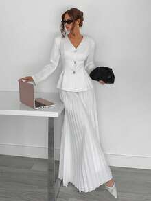 Siren Gaze 女士纯色简约 V 领长袖上衣、百褶裙、套装，适合秋冬季日常穿着 - 白色 - 查看 2