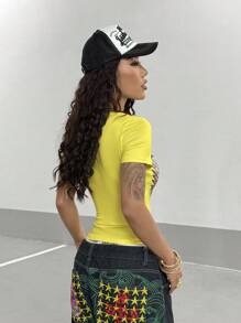 SHEIN HypeZone Women's Fuchsia Gothic Rhinestone Decor Slim Fit Streetwear Y2K Punk Print Short Sleeve T-Shirt, Suitable For Vacation, Spring/Summer - Yellow - View 2