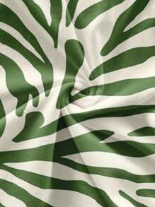 Soleia 休闲度假风格杏色和绿色斑马纹女式短裤搭配黑色抹胸上衣，两件套适合夏季度假 - 彩色 - 查看 7