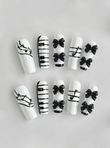 ROMWE Anime 10 件黑白音符和钢琴键盘设计的高品质假指甲 + 3 片双面胶，可拆卸和可重复使用的棺材形假指甲，带有别致的蝴蝶结元素，适合节日、派对、舞蹈和日常佩戴