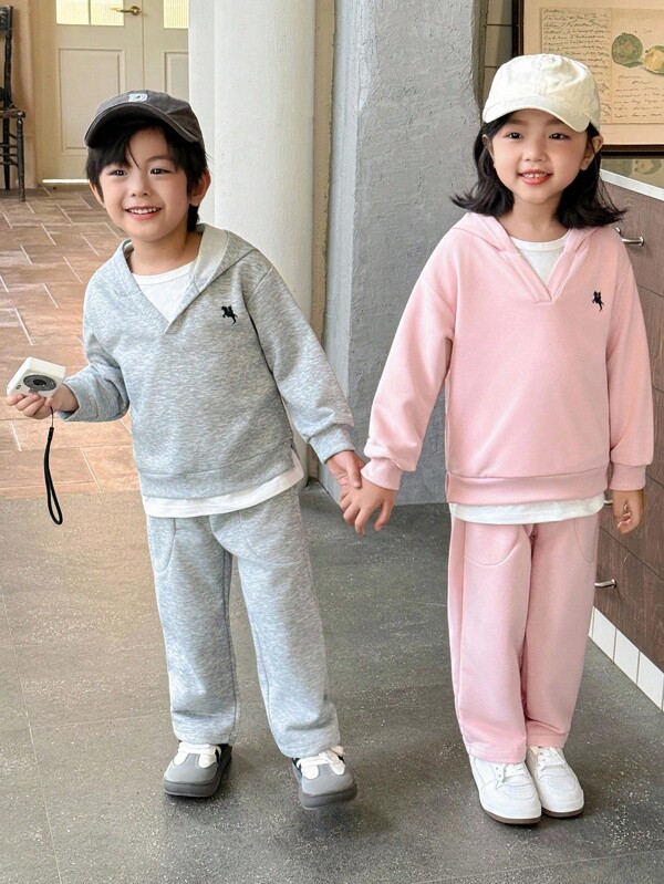 Genkimix Kids 男童休闲骑士印花长袖连帽衫和运动裤套装