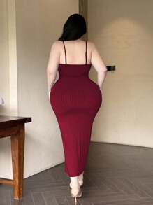 Vibekara Vestido de talla grande con abertura cruzada frontal y tirantes - Burdeos - Ver 2