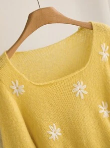 CosyJoli Plus Size Women Daisy Floral Pattern Loose Fit Casual Yellow Pullover Sweater In Fall/Winter