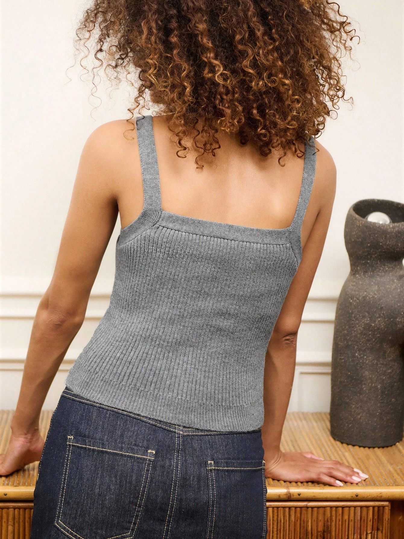 Top de mujer de cuello cuadrado sólido con costillas, con botón de cristal, top de otoño para salir