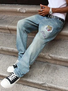 Manfinity Roghcode Manfinity Streetrush Washed Blue Straight Leg Jeans With Tiger Head Embroidered Patch, Street Fashion For Spring/Summer - Medium Wash - View 4