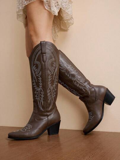 Daringsoles Botas vaqueras de rodilla bordadas de estilo occidental para mujeres de talla grande, nuevas para primavera/otoño 2025, moda para exteriores