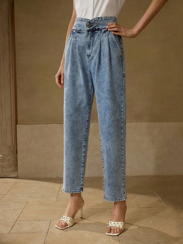 HIGH WAIST FOLD PLEATED SLANT POCKET TAPERED JEANS