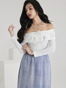 Modelyn 女士优雅3D花卉装饰露肩长袖T恤返校国庆节返校夜出秋季女装韩版露肩长袖单肩立体花卉风格韩版针织上衣 - 白色 - 查看 3