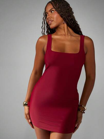 MISSGUIDED Textured Cross Halter Plunge Neck Backless