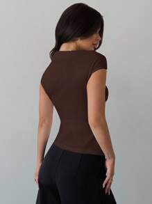 Firerie Áo thun bó eo nhún bèo vai lệch vai đơn giản dành cho nữ, thiết kế tối giản thanh lịch cho việc đi làm hàng ngày, mùa xuân hè, trang phục sân bay, trang phục đi nghỉ, giáo viên - Cà phê nâu - Xem 6