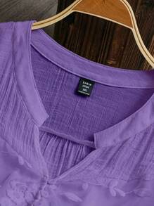 Linhara 大码休闲纯色花卉刺绣缺口领衬衫 - 淡紫色 - 查看 3