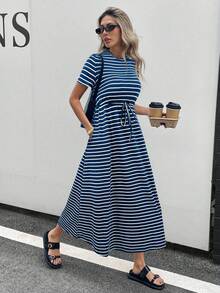 Siren Gaze 女式条纹圆领短袖抽绳腰口袋休闲中长连衣裙